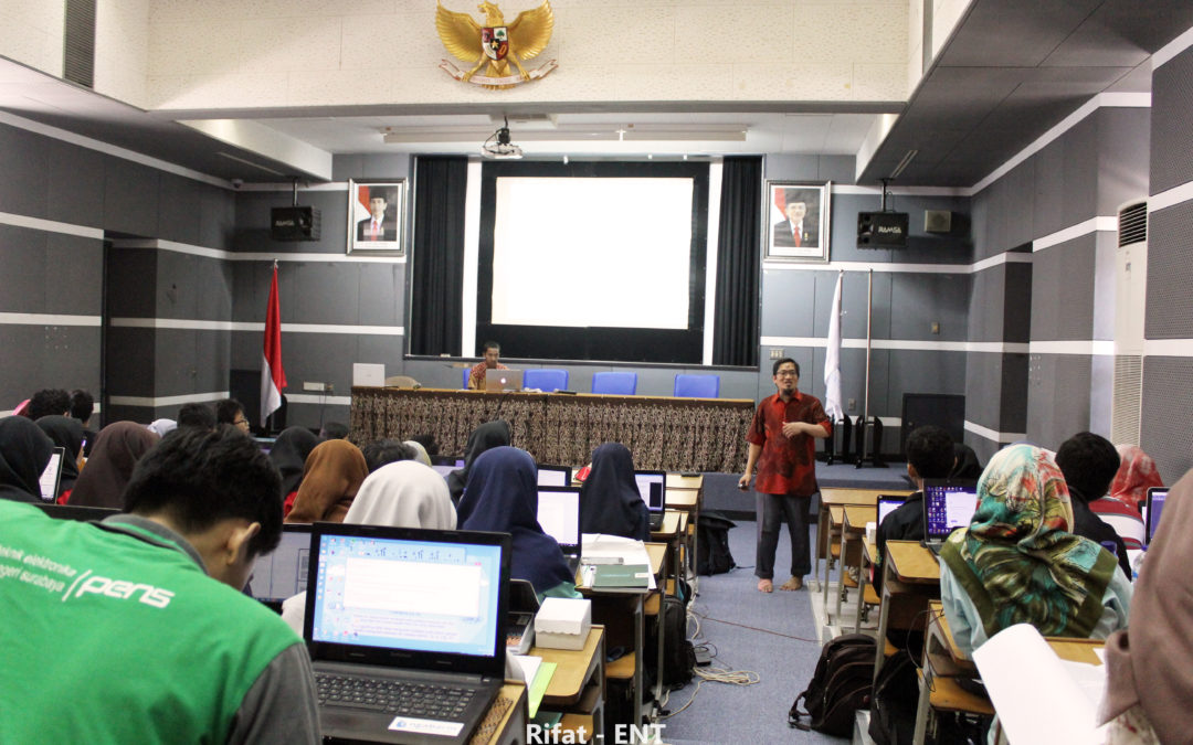 Menuju PIMNAS 31 PENS Bekali Mahasiswa Pelatihan Penulisan Ilmiah dan Teknik Presentasi