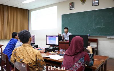 PENS Uji Kemampuan Mahasiswa Melalui Seminar Proyek Akhir