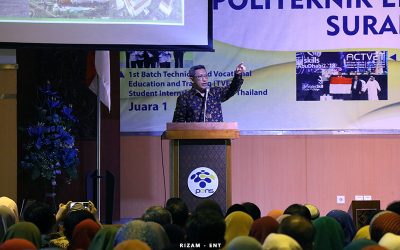 Jalin Silaturahmi dengan Orangtua, PENS Helat Pembagian Rapor Mahasiswa