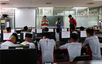 Kunjungi PENS, Siswa SMK Darul Ulum Bondowoso Dapatkan Wawasan Mengenai Robotika