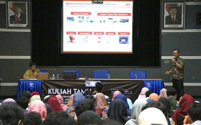 Hadirkan Dua Alumni sebagai Pembicara, Prodi Telkom PENS Gelar Kuliah Tamu