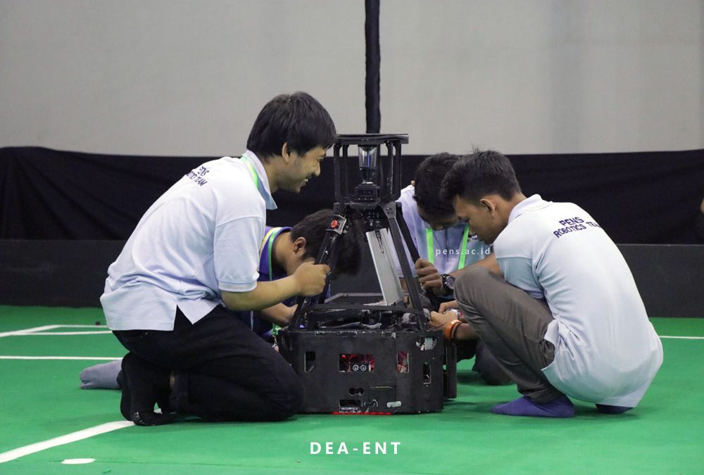 Alami Kendala, ERSOW Berusaha Maksimalkan Performa Robot pada Running Test I