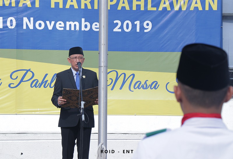 Peringati Hari Pahlawan, PENS Gelar Upacara Bendera